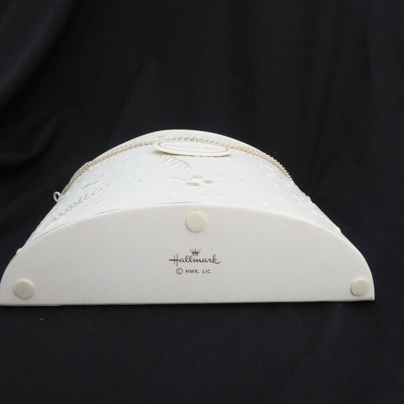 NEW HALLMARK METAL CHRISTMAS GREETING CARD HOLDER TABLE OR WALL PINECONE PATTERN - Picture 5 of 10